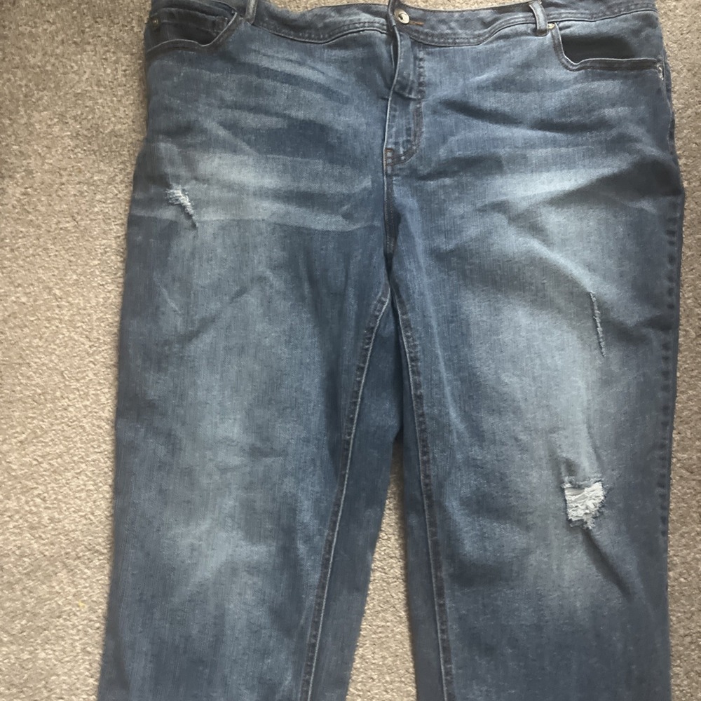 Cato 22W  EST 1946 Denim Curvy Jeans Capris  24" Inseam Medium Wash - Picture 3 of 13